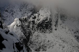 Krzysztof Wojnarowski - Między Mnichem a Szatanem. Tatrzańskie światłocienie