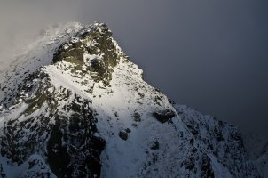 Krzysztof Wojnarowski - Między Mnichem a Szatanem. Tatrzańskie światłocienie
