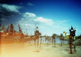 Bogdan Kizło - Uchodźcy - rzeźby Czesława Podleśnego