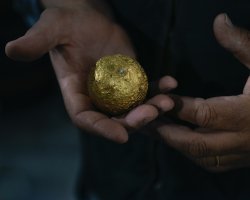 Emilia Martin - The blue of the far distance