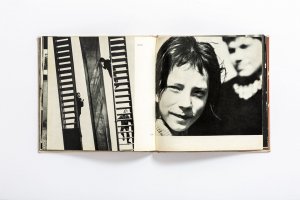 Lumina şi culoarea litoralului (Światło i kolor rumuńskiego wybrzeża), fotografie: Hedy Löffler, tekst: Vasile Nicolescu, Meridiane, București 1967, kolekcja prywatna