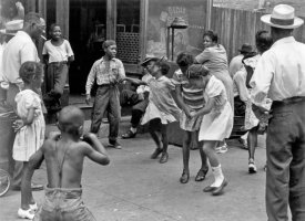 Helen Levitt (1913 - 2009)