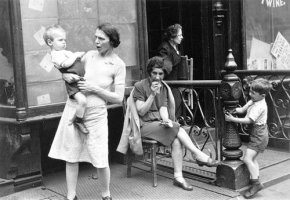 Helen Levitt (1913 - 2009)