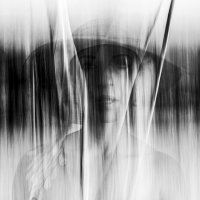 Joanna Kamila Kwiecień - Pomiędzy Światami. Kobieta