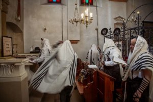 Agnieszka Traczewska - Kroke. Ortodoksyjni Żydzi w Krakowie