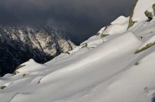 Krzysztof Wojnarowski - Między Mnichem a Szatanem. Tatrzańskie światłocienie