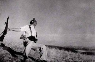 Robert Capa (1913 - 1954)