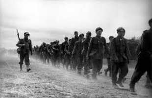 Robert Capa (1913 - 1954)
