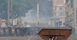 I Nagroda 53. edycji World Press Photo w kategorii: Spot News Stories, Walter Astrada, Argentina, Agence France-Presse, Bloodbath in Madagascar, February